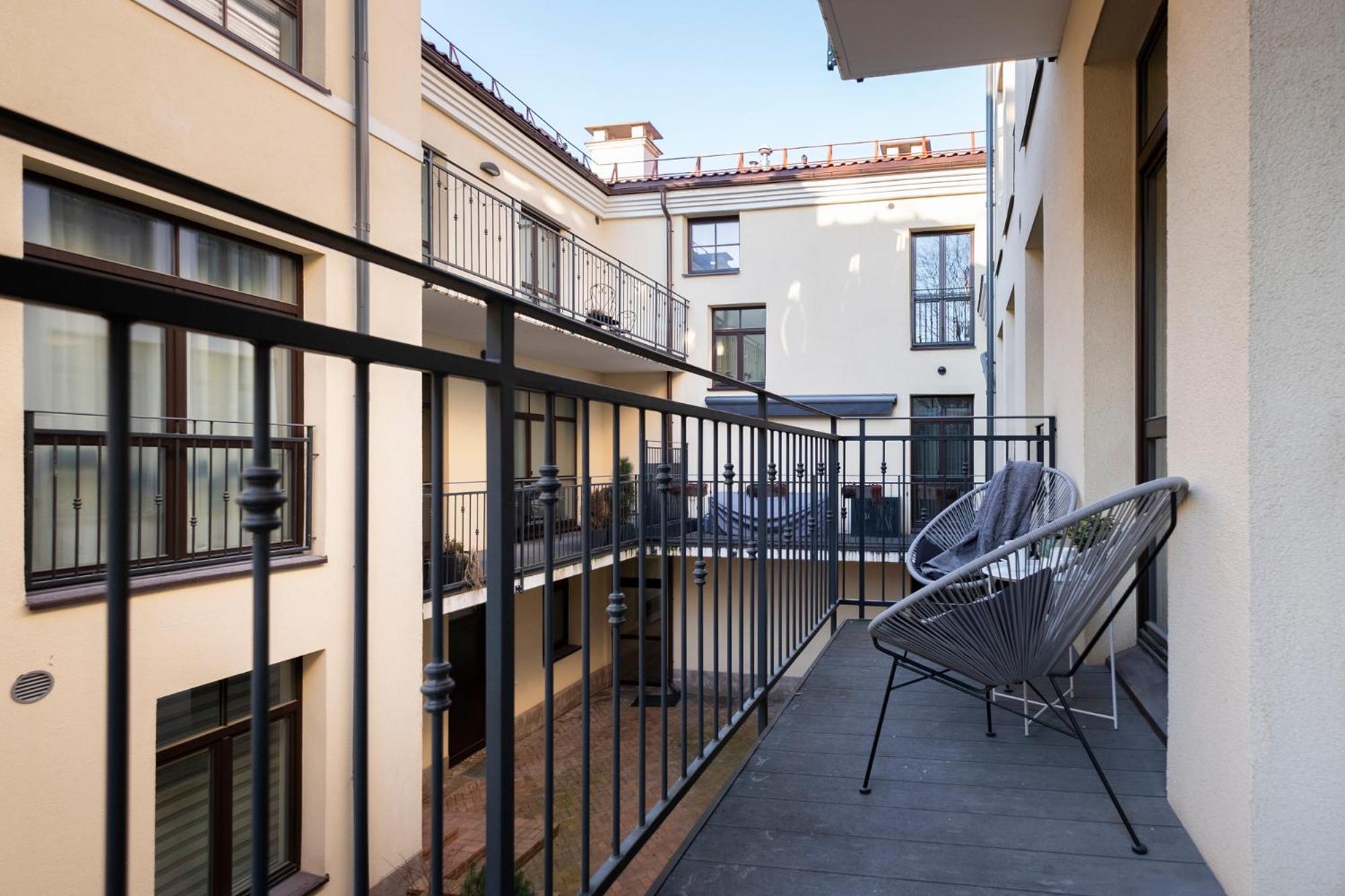 Cohost I Oldtown 60M2 Apt W-Garage Parking, Balcony & Self Check-In ヴィリニュス エクステリア 写真